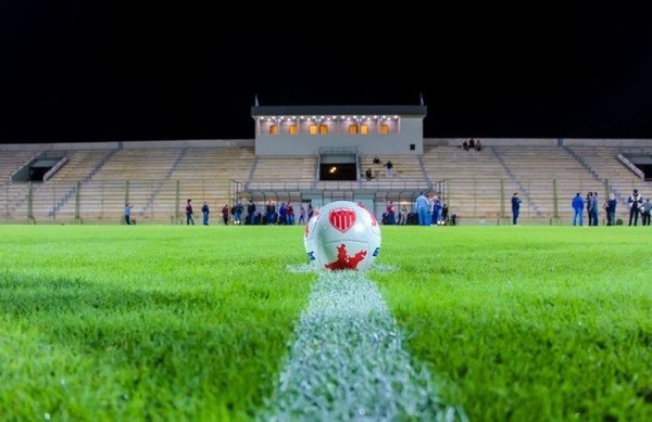 Se hizo la prueba de lumínica en estadio encarnaceno