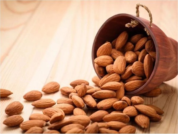 La oportuna mutación que hizo comestibles a las almendras