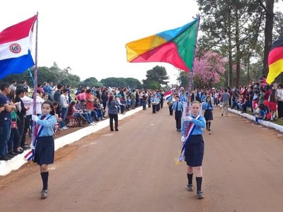 Capitán Meza conmemora 64º aniversario con colorido desfile
