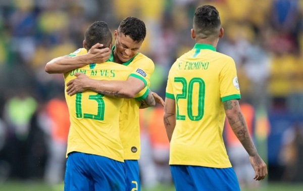 Brasil golea y espera rival en cuartos