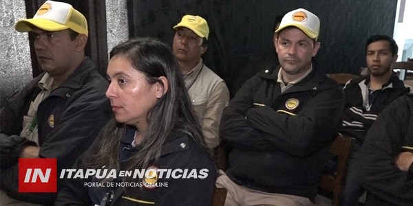CAPACITAN A FUNCIONARIOS DE SENEPA EN MALARIA Y LEISHMANIASIS.
