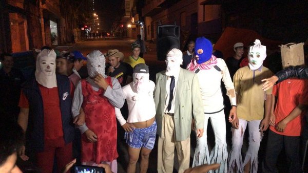 Entre queja y agradecimiento - Nacionales - ABC Color
