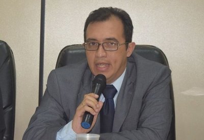 La misma defensa de Zacarías Irún admitió que era funcionario público - Edicion Impresa - ABC Color