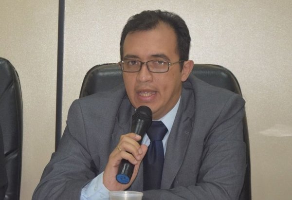 La misma defensa de Zacarías Irún admitió que era funcionario público - Edicion Impresa - ABC Color