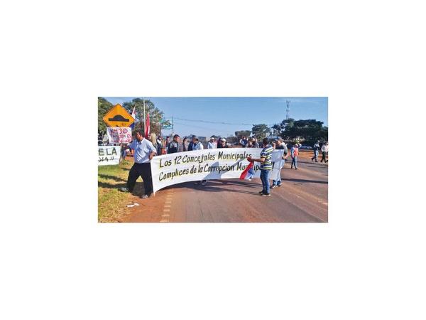 Vendedores exigen construcción de terminal en cruce de Minga Guazú