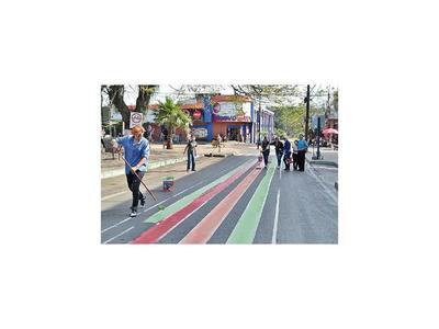 Hermosean calles en alrededores de Basílica de Caacupé