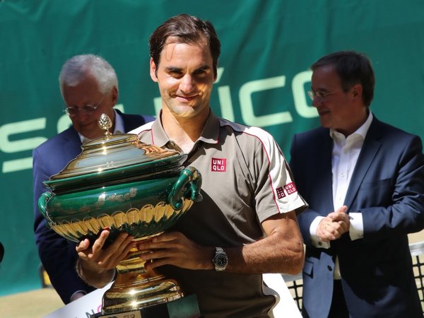 Federer gana en Halle por décima vez y se acerca a Connors