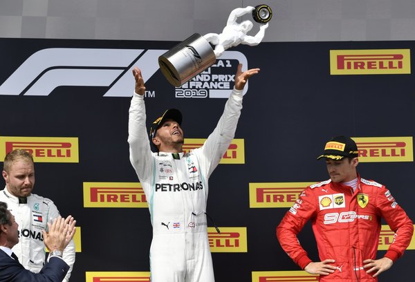 Hamilton gana GP de Francia en nuevo doblete de Mercedes
