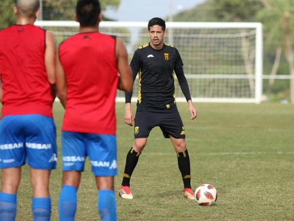 Guaraní doblegó al Rayadito
