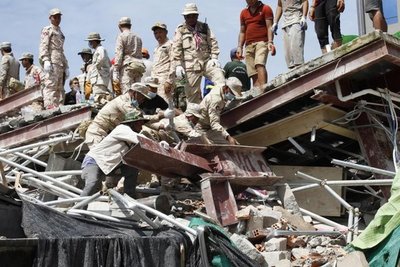 Sube a 18 el balance de muertos por el derrumbe de un edificio en Camboya - Internacionales - ABC Color