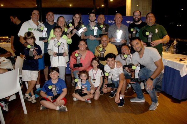 Surgieron los mejores del “Padre e Hijos” de tenis