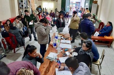 Brindan asistencia a compatriotas residentes en la Argentina