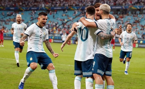 HOY / Argentina logra un triunfo balsámico contra Catar para pasar a cuartos