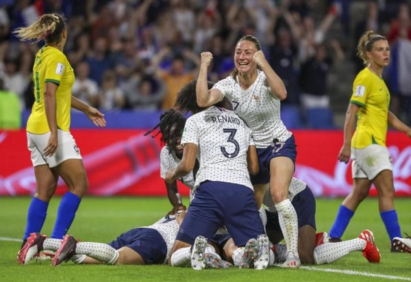 Brasil hace sufrir a Francia pero cae - Deportes - ABC Color