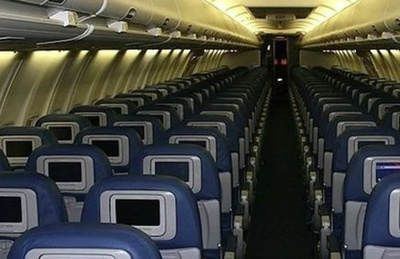 Oke y quedó atrapada en un avión