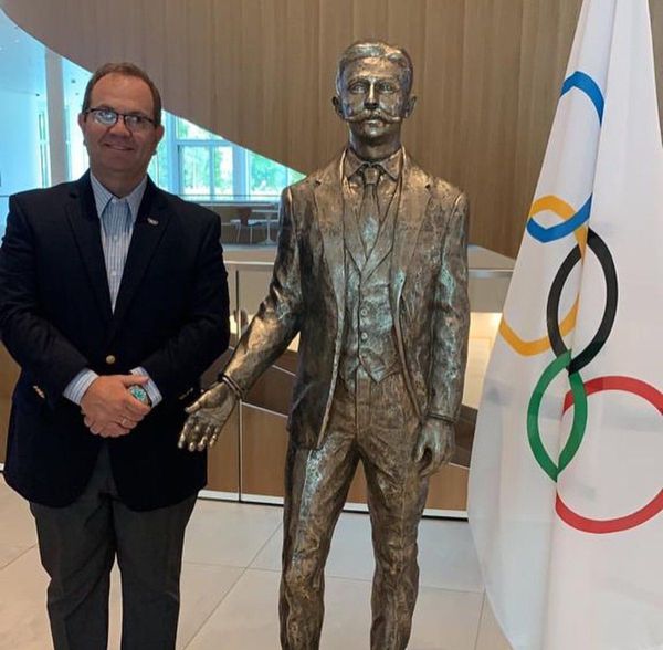 Presidente del COP Camilo Pérez en festejos del COI en Lausana