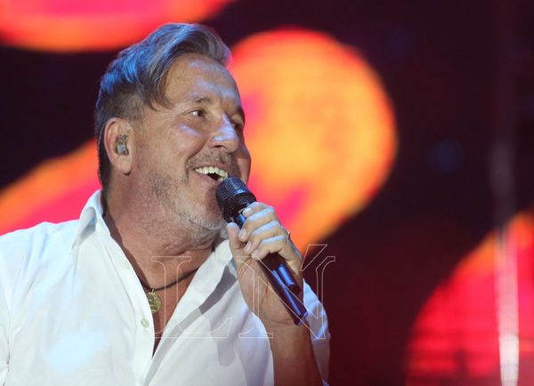 Emotivo Montaner brilló con un gran show en Asunción
