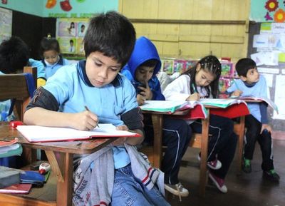 Por pérdida de tres meses de clases se maquillarán notas