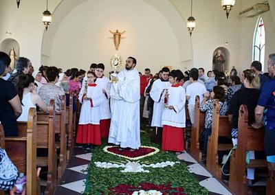 Alfombras de flores para celebrar Corpus Christi - Edicion Impresa - ABC Color