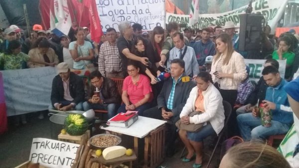Campesinos denuncian que Gobierno les ignora - Nacionales - ABC Color