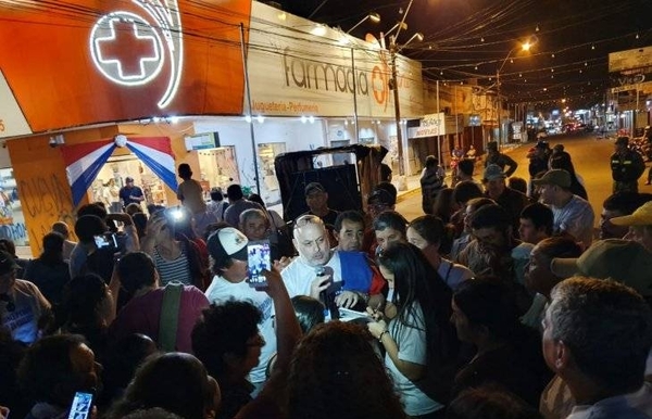 HOY / Acusan a Payo de liderar turba que atacó negocio de familia Urbieta en Concepción