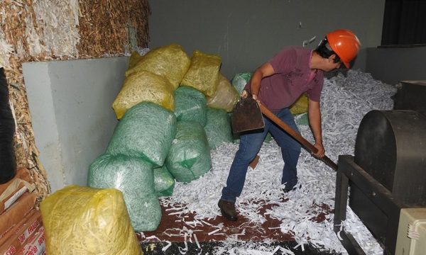 Planta recicladora de Itaipú procesa unos 18.000 kilos de papel, cartón y plástico al año