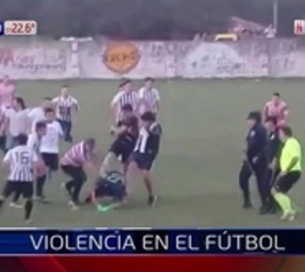 Una vez más, ganó la violencia en el fútbol del interior  - Paraguay.com