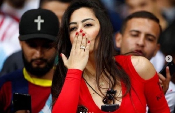 Larissa Riquelme cantó “Despacito” en pleno estadio