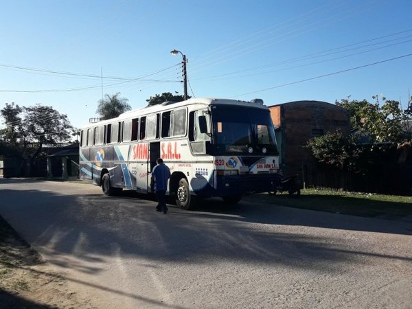 Después de 3 meses, vuelve a operar servicio de buses en Olimpo - Nacionales - ABC Color