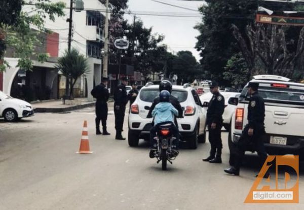 Policía realiza intensos controles para combatir la ola de crímenes que aún así no para