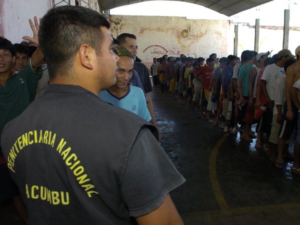 Guardiacárceles anuncian movilización en Coronel Oviedo