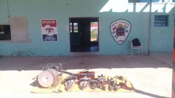 HOY / Emplazan a bomberos de Limpio a desalojar su cuartel