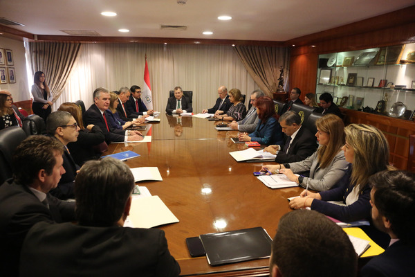 Conforman equipo de trabajo interinstitucional para abordar crisis carcelaria - ADN Paraguayo