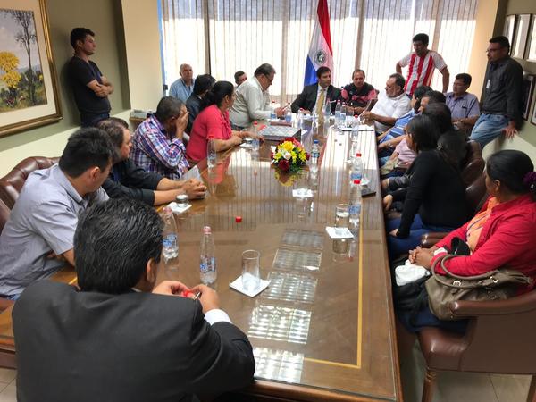Campesinos cuestionan falta de solución a reclamos - .::RADIO NACIONAL::.