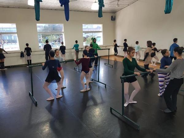Clases abiertas del Ballet Nacional del Paraguay en vacaciones de invierno | .::Agencia IP::.