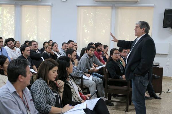 Funcionarios del TSJE se actualizan sobre Ley de Desbloqueo