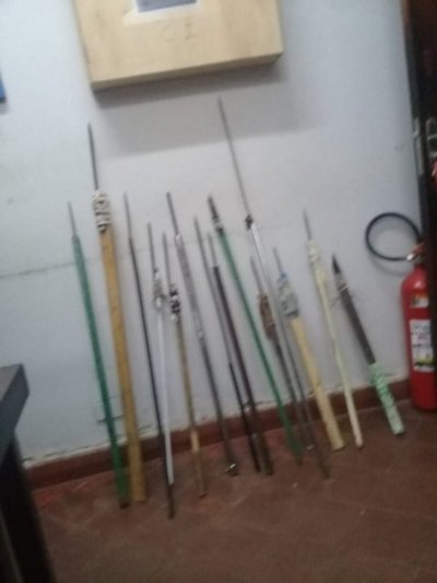 Incautaron hasta lanzas en la cárcel de Tacumbú - Nacionales - ABC Color