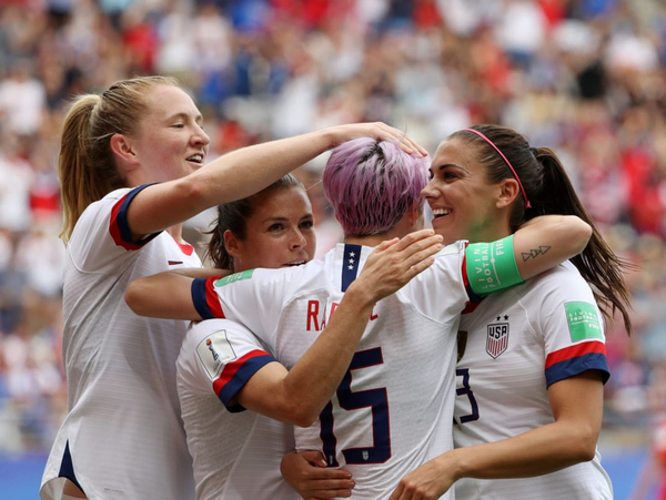 Estados Unidos pasó a cuartos del Mundial de mujeres