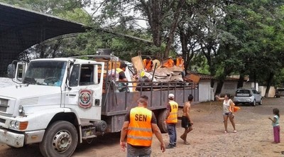 Todavía no han autorizado al retorno de familias tras la crecida del río - Radio 1000 AM