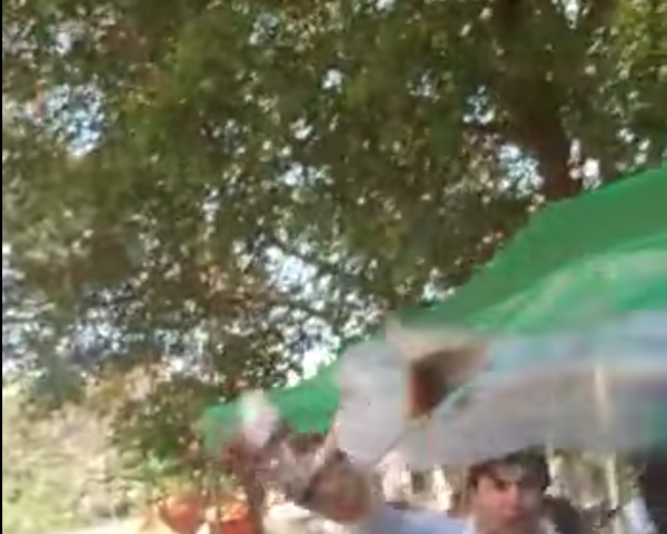 HOY / VIDEO| Tiran basura y golpean ventana de vehículo de concejal y aterrorizan a pequeñas hijas