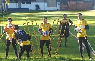 “La pelea por el puesto hace acrecentar a los dos” - Deportes - ABC Color