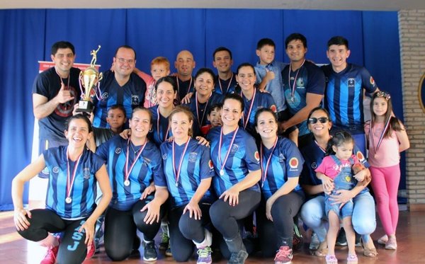 Apostólico SJ acumula títulos en vóley - Deportes - ABC Color