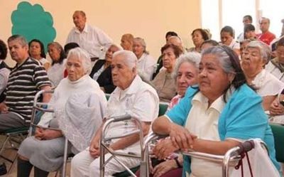 Hacienda: más de 190.000 adultos mayores son beneficiados con pensión, aseguran - 730am - ABC Color