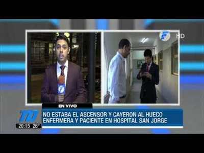 Enfermera y paciente caen al vacío tras falla del ascensor