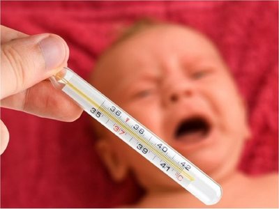 Bebé diagnosticada con meningitis bacteriana