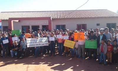 Toman puesto de salud de Maracaná para exigir médicos y medicamentos - Nacionales - ABC Color