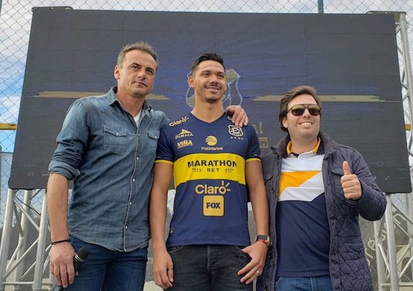 Walter fue presentado en Everton