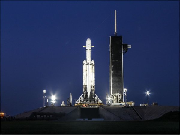 SpaceX lanza al espacio 24 satélites del Pentágono y NASA