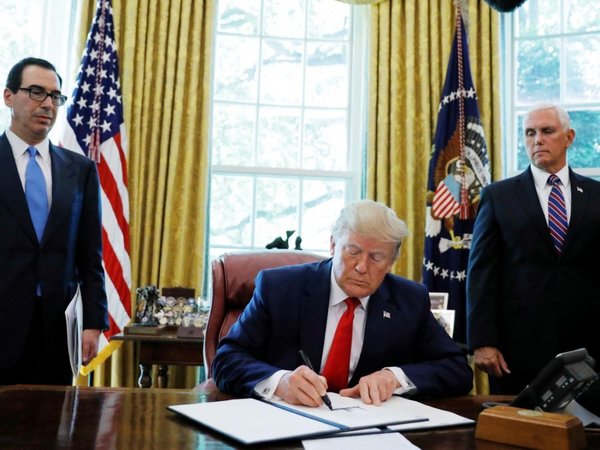 Trump: Países que reciben petróleo del golfo deben cuidar sus buques