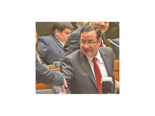 Fiscala general niega dilación para investigar a Cuevas